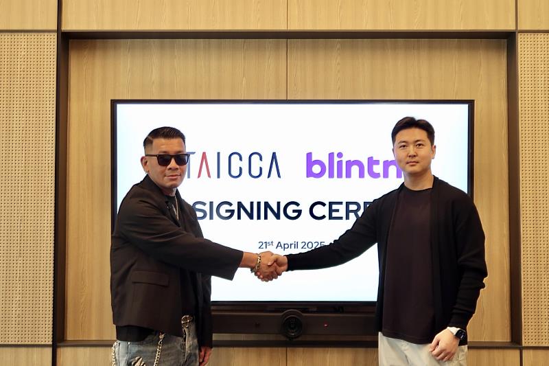 文策院董事長蔡嘉駿(左)與 Blintn 執行長 Peter Choe 合影。